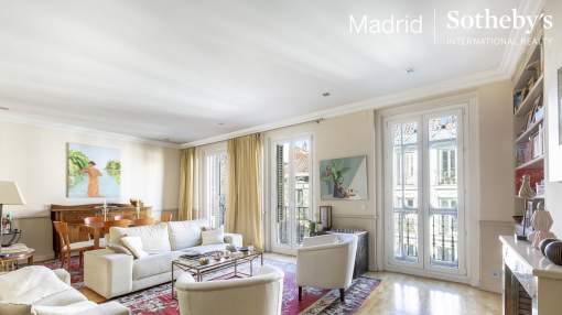 Sophisticated apartment near Retiro Park Sophisticated apartment near Retiro Park